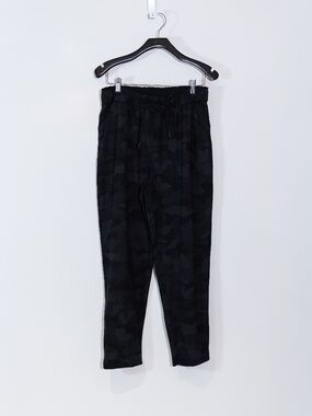 Lululemon Women's Keep Moving Pant 7/8 High-Rise Incognito Camo Multi Grey 10